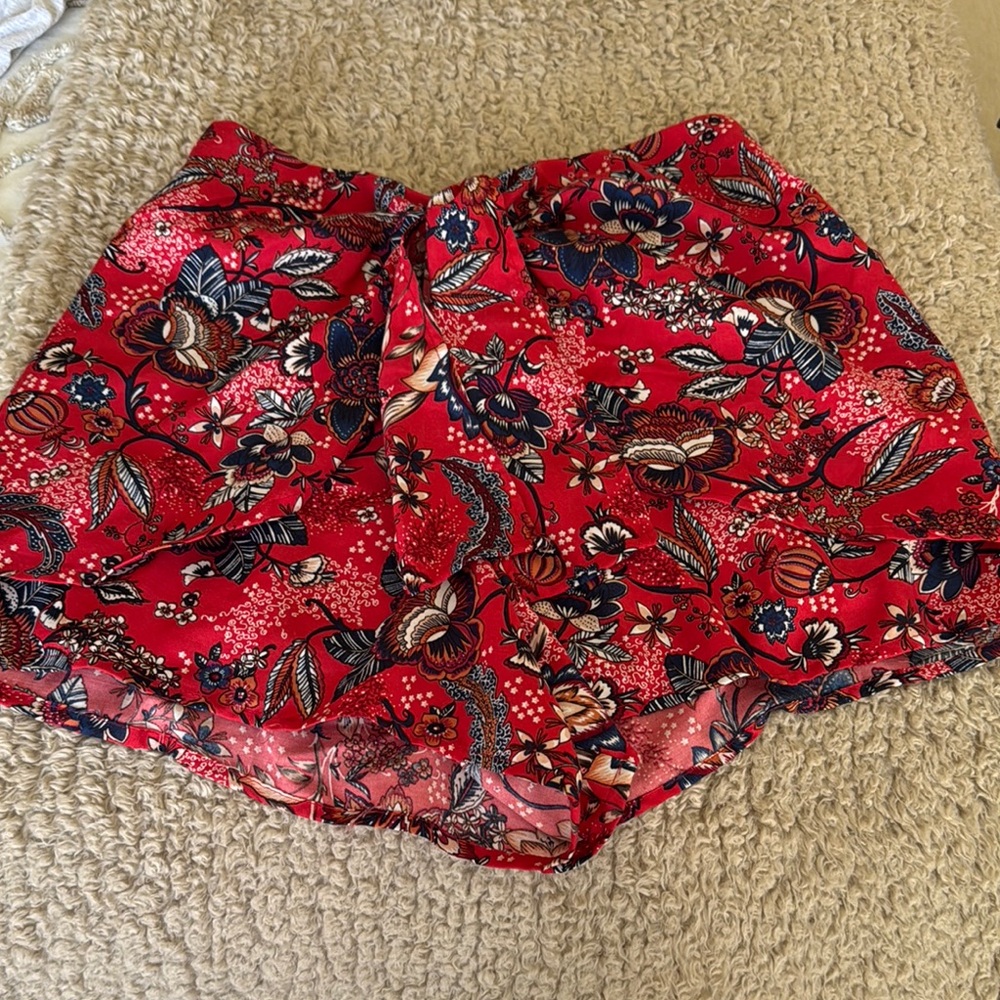 Floral Red Women's Shorts